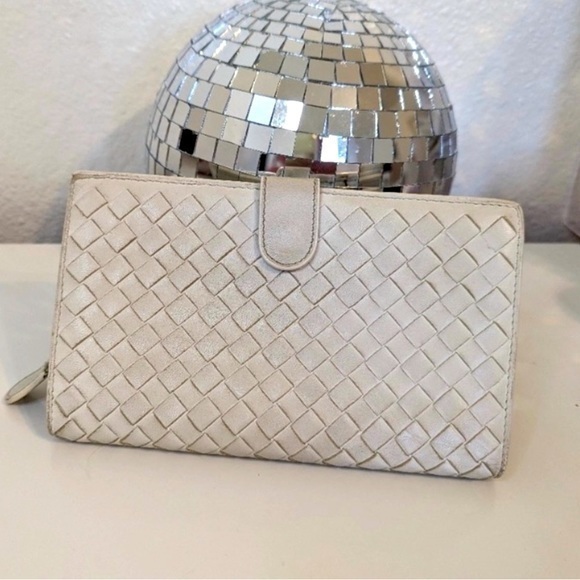 Bottega Veneta Classic Cream woven Leather wallet - Picture 1 of 13